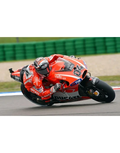 Фотография Мотогонщик на повороте