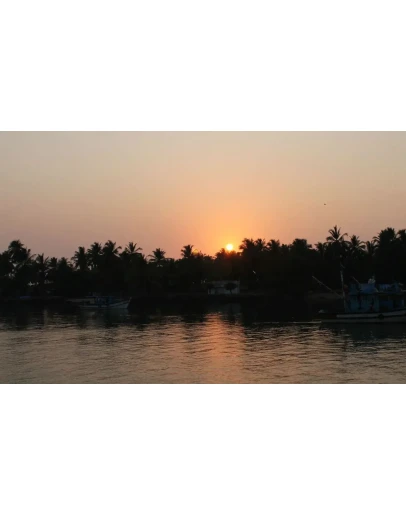 Фотография: Безмятежный закат на Кавелоссиме, Гоа