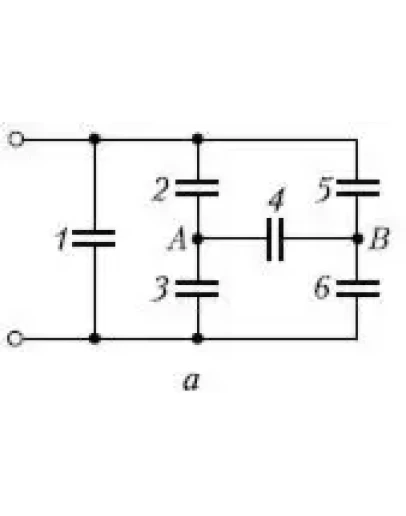 99. Конденсаторы емкостями С каждый соединены так, как