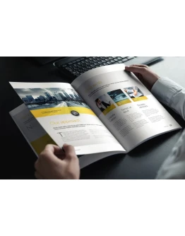 BROCHURE / MAGAZINE MOCKUP