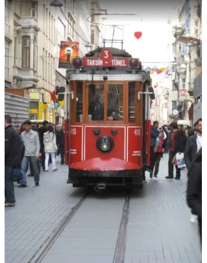 Фотография Красный трамвай в Стамбуле