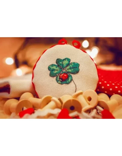 Эксклюзив. схема для вышивки крестом Клевер