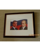 6 Портрет Дмитрия Медведева и Владимира на фоне флага