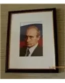 5 Владимир Путин на фоне флага